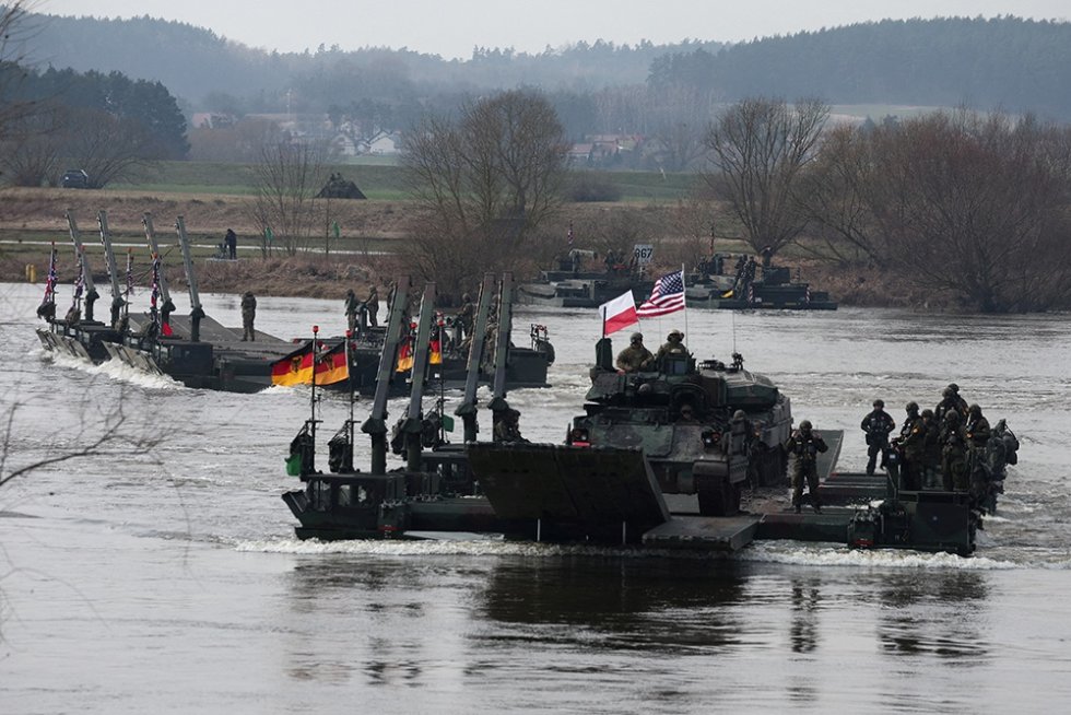 НАТО прорабатывает новое направление удара по России в Прибалтике